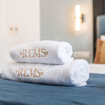 Apartment Sunny With Balcony & Swimming Pool By Rems Sitio de Calahonda