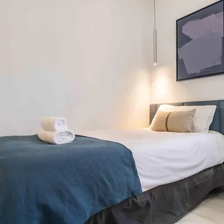 Apartment Sunny With Balcony & Swimming Pool By Rems